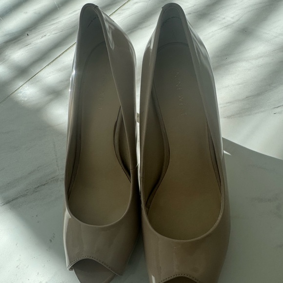 Heels - Picture 7 of 8